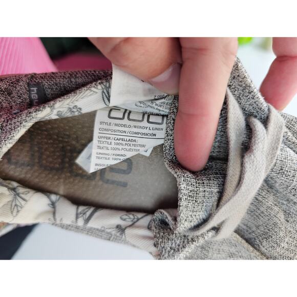 Hey dude wendy linen ladies 6 youth 5 stone grey pre owned condition casual - Picture 3 of 8